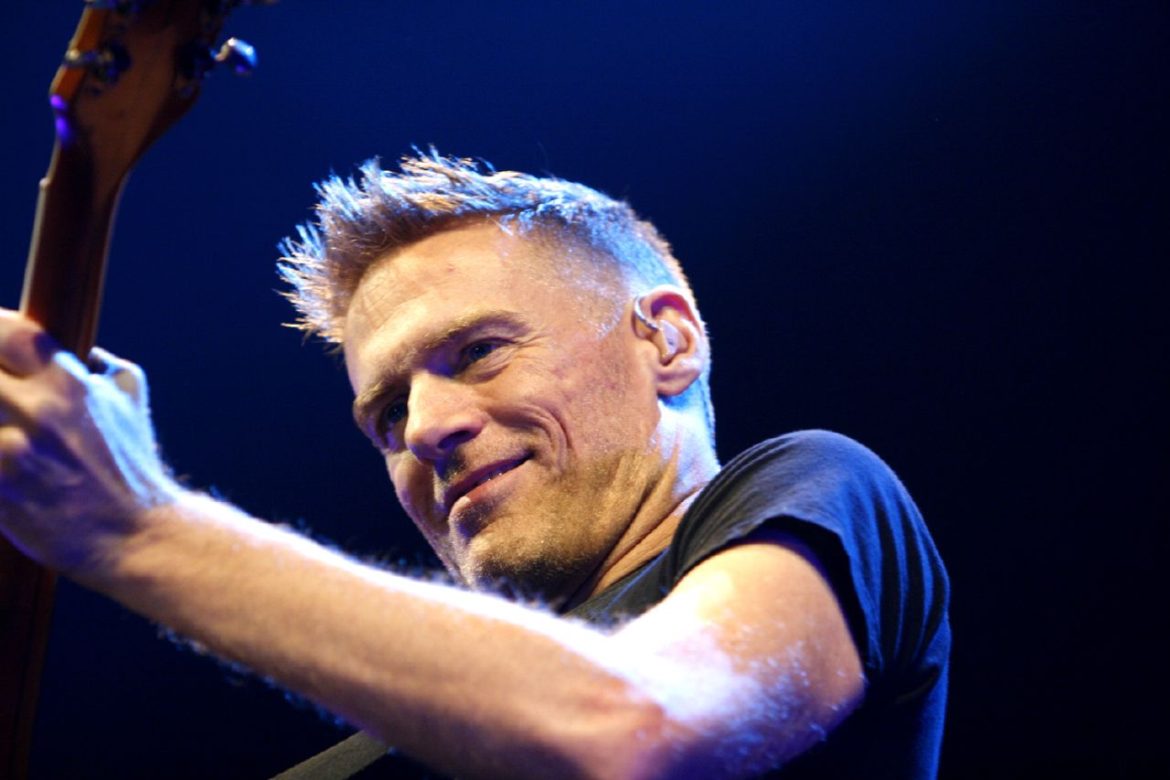 Bryan Adams Room Service Review By Jennifer Selk Vancouver Sun